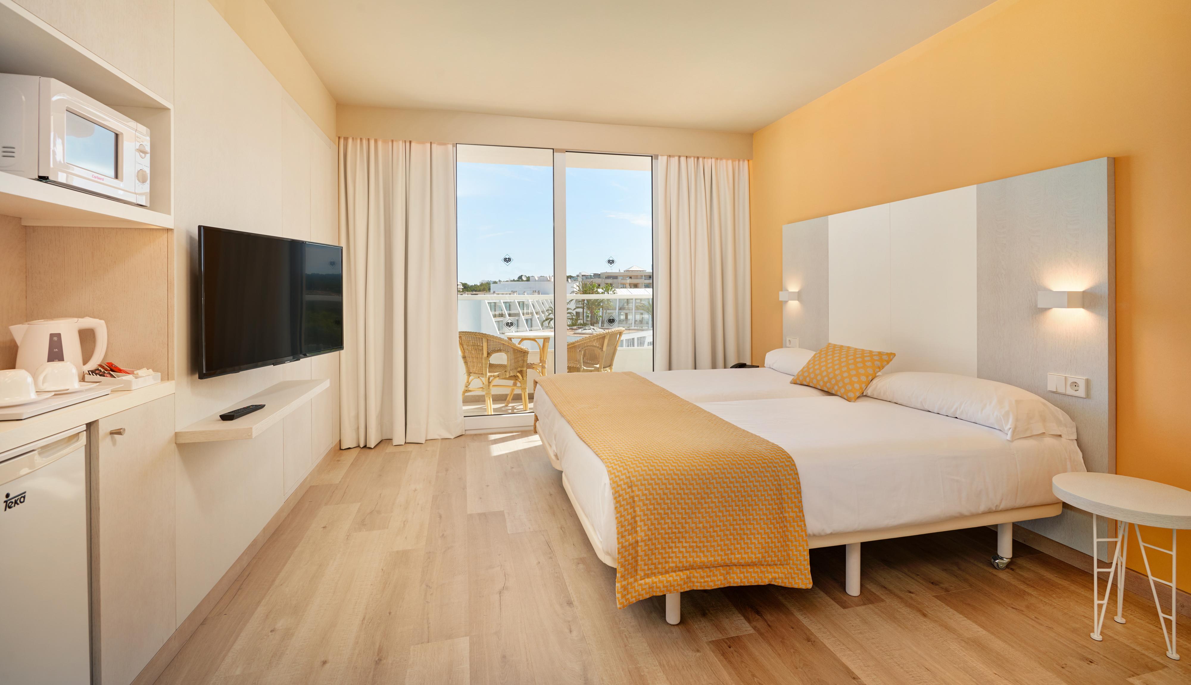 Protur Vista Badia Hotel Sa Coma  Ngoại thất bức ảnh
